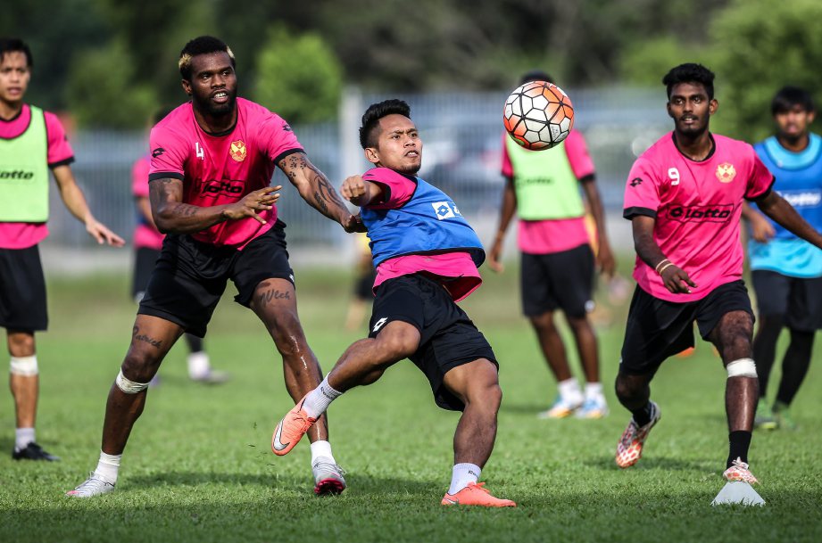 ANDIK (tengah) ketika sesi latihan bersama Selangor. FOTO/OSMAN ADNAN  
