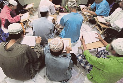TERAPI rawatan ketagihan di RASA menggunakan kaedah menghafal al-Quran membabitkan latihan hampir 12 jam sehari selain hafalan di awal pagi.