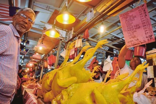 TINJAUAN harga ayam  di Pasar Borong Chow Kit.