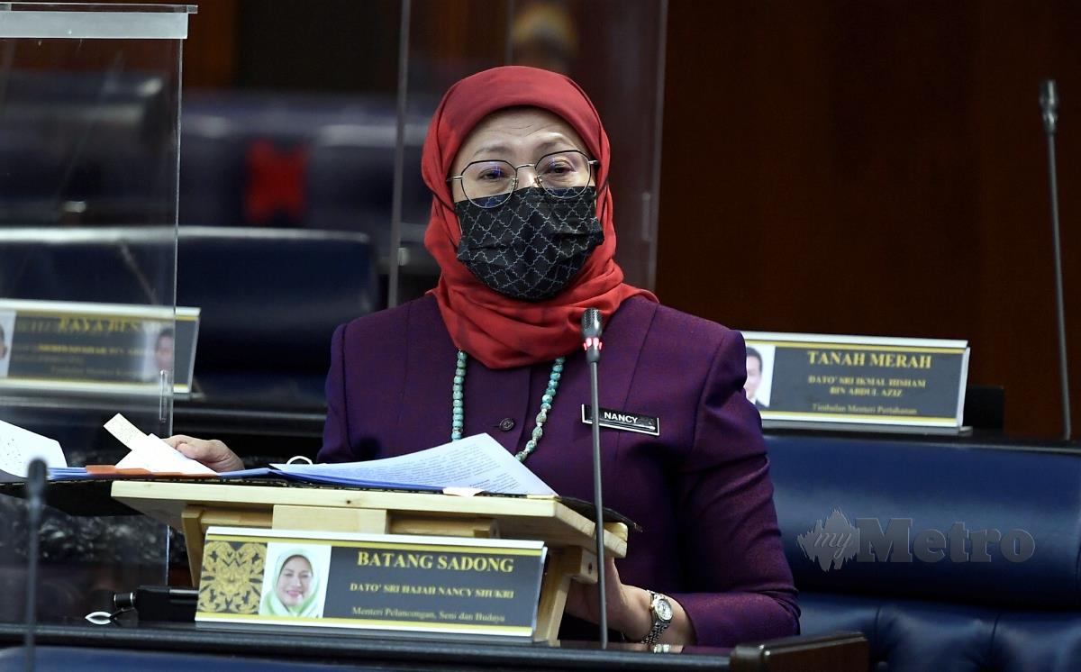 KUALA LUMPUR, 6 Okt -- Menteri Pelancongan, Seni dan Budaya Datuk Seri Nancy Shukri ketika Mesyuarat Khas Penggal Ketiga Parlimen Ke-14 di Parlimen. FOTO BERNAMA