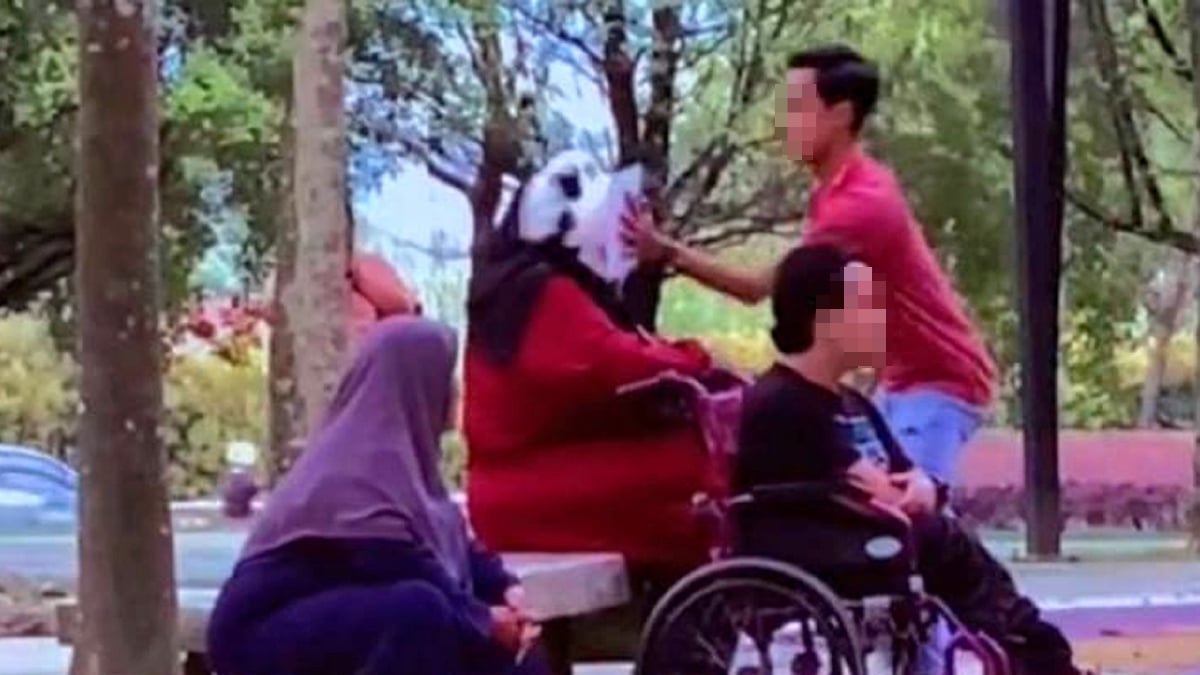 PETIKAN video aksi keterlaluan seorang pemuda yang mendapat kecaman netizen.