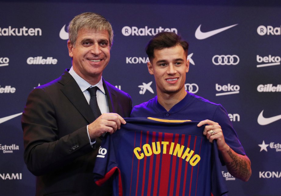 MESTRE (kiri) menyatakan Barca dapat  potongan harga istimewa daripada harga asal untuk mendapatkan Coutinho. FOTO/AFP 