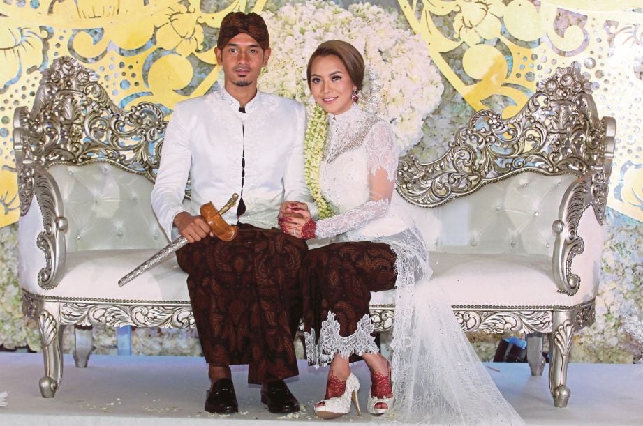 MAJLIS pernikahan Mawar  dan Raf    di Hotel Royale Chulan berjalan lancar, semalam.