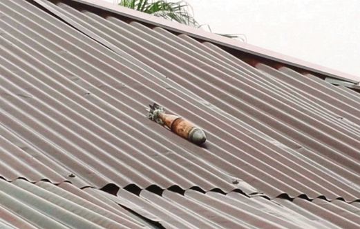 BOM mortar yang ditemui di atas bumbung rumah.