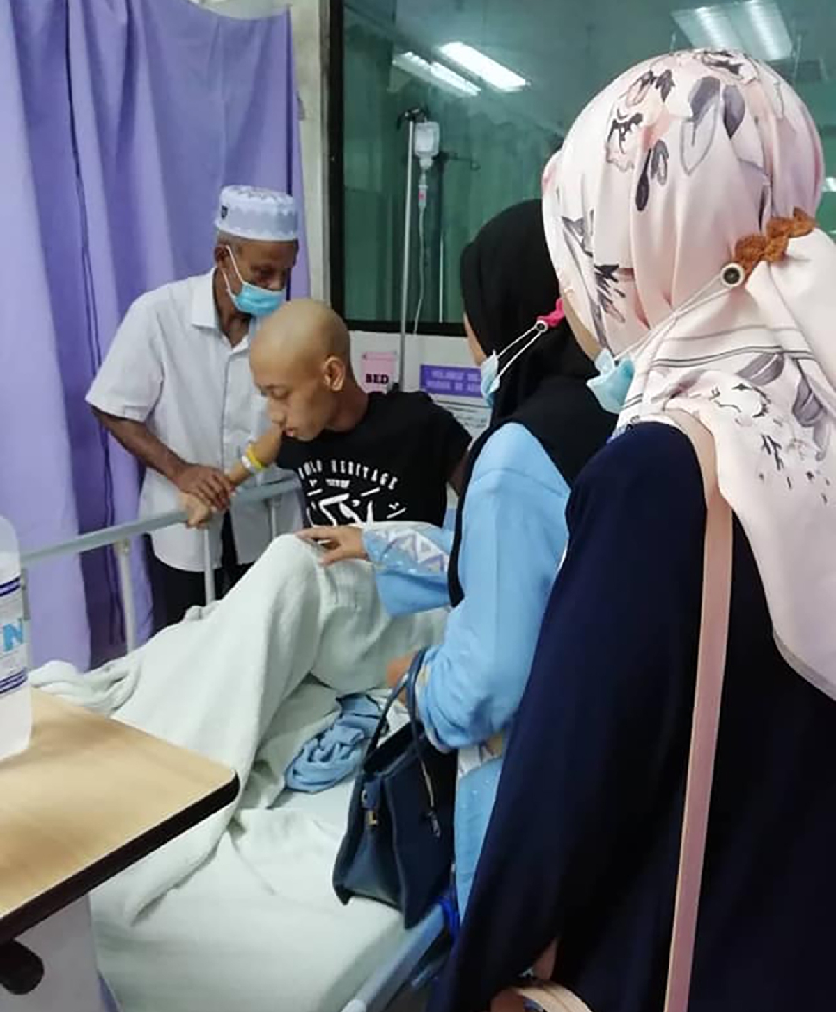 NAIM Azly disahkan menghidap kanser tulang selepas menjalani pemeriksaan di HUSM Kubang Kerian.