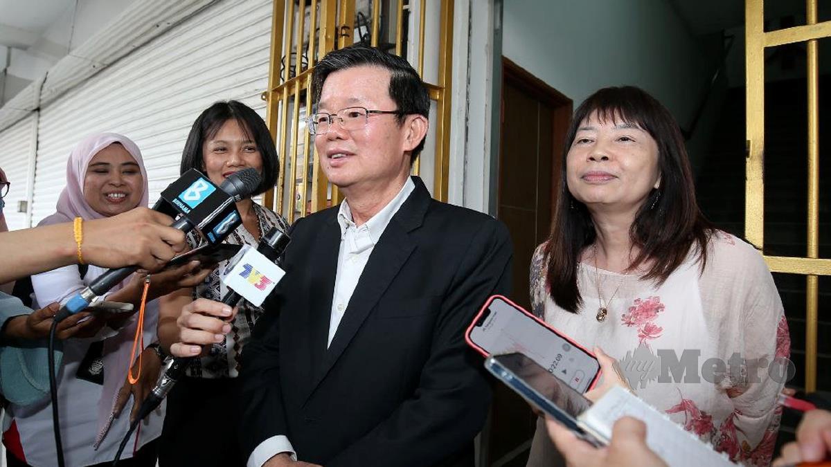 CHOW Kon Yeow ditemui media selepas mesyuarat Pakatan Harapan Pulau Pinang. FOTO Mikail Ong
