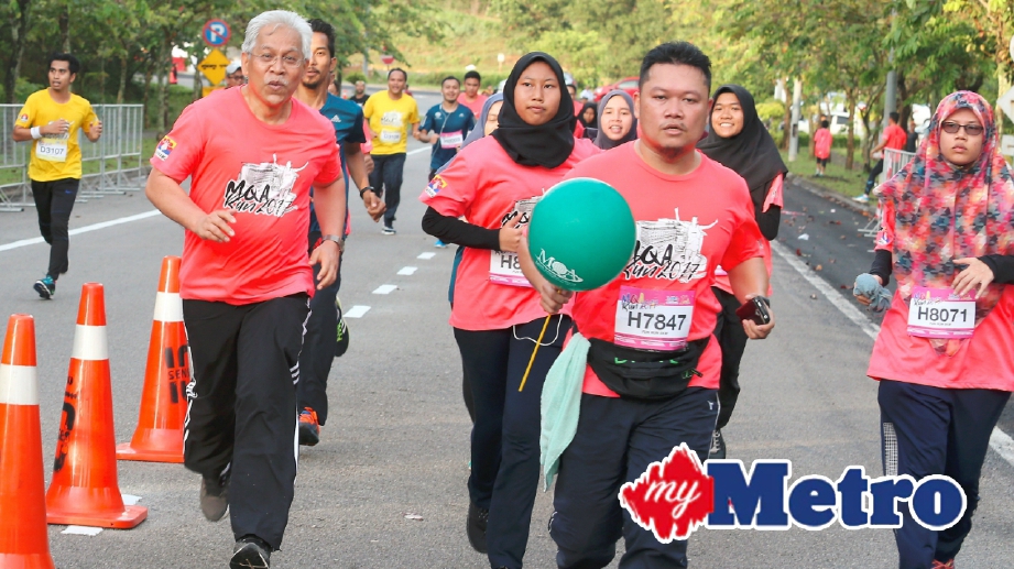 Tapis permohonan penuntut antarabangsa | Harian Metro