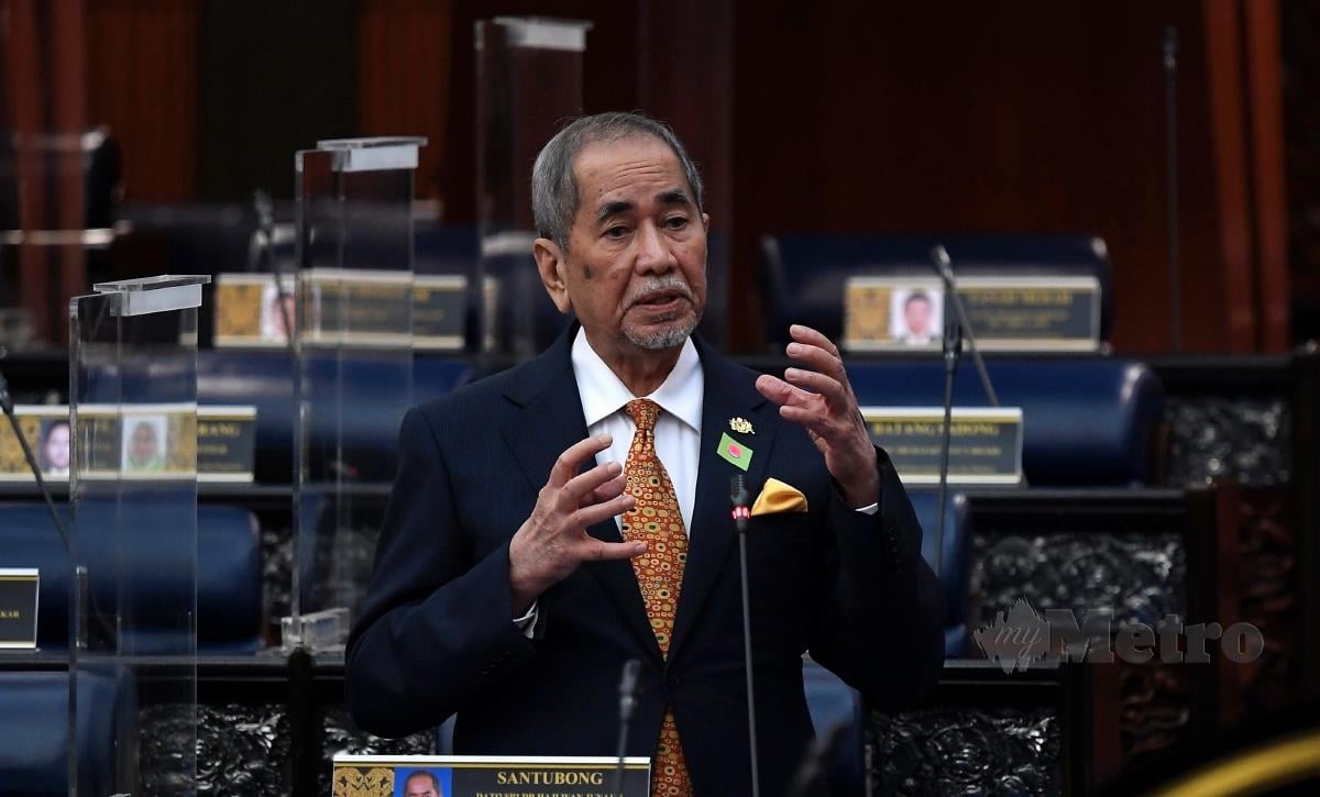 Menteri di Jabatan Perdana Menteri (Parlimen dan Undang-Undang) merangkap Ahli Parlimen Santubong Datuk Seri Dr Wan Junaidi Tuanku Jaafar menghadiri Mesyuarat Khas Penggal Ketiga Parlimen Ke-14 di Parlimen hari ini. FOTO BERNAMA