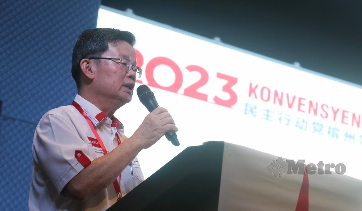 Pengerusi DAP Pulau Pinang merangkap Ketua Menteri Pulau Pinang, Chow Kon Yeow menyampaikan ucapan pada Konvensyen Tahunan Negeri DAP Pulau Pinang di The Top Komtar, Grand Ballroom, Pulau Pinang di sini hari ini. FOTO MIKAIL ONG