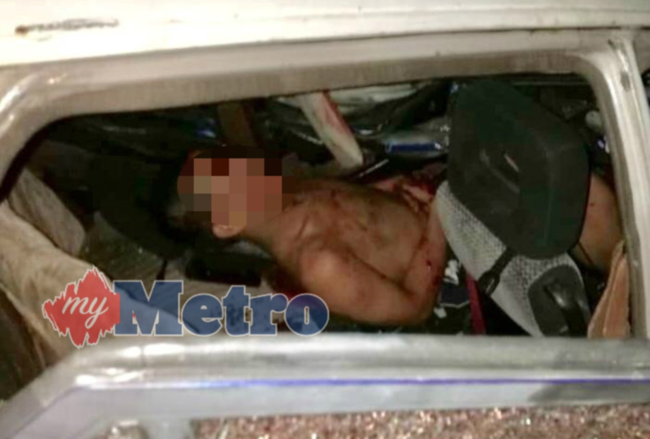 SUSPEK yang cuba merempuh anggota polis Unit Rondaan Bermotosikal terbabit dalam kemalangan di Changkat Ibol. FOTO Tular