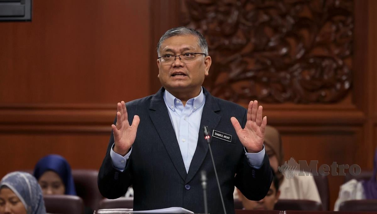 Timbalan Menteri Dalam Negeri merangkap Ahli Parlimen Lenggong Datuk Seri Dr Shamsul Anuar Nasarah ketika persidangan Dewan Negara di Bangunan Parlimen hari ini. FOTO BERNAMA