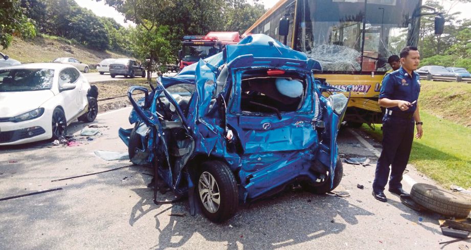  Keadaan kereta dan  bas yang terbabit dalam kemalangan membabitkan tujuh kenderaan.