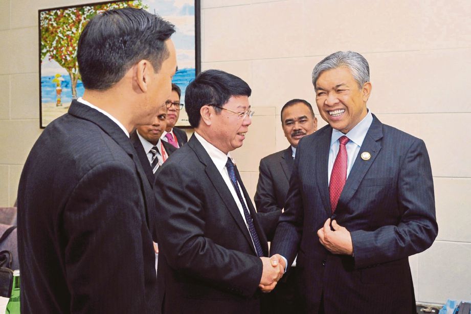 AHMAD Zahid mengadakan pertemuan dengan Timbalan Menteri Keselamatan Awam Vietnam, Bui Van Nam sempena Mesyuarat Antarabangsa bagi Memerangi Keganasan: Pergerakan Rentas Sempadan oleh Pengganas.