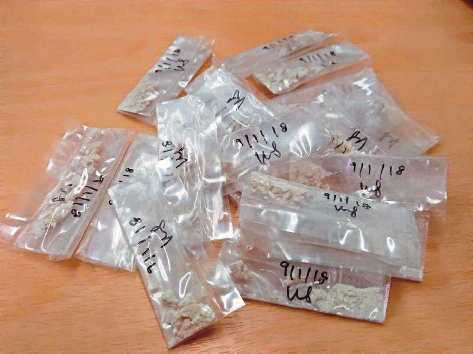 PEKET heroin yang dibungkus untuk pasaran setempat.