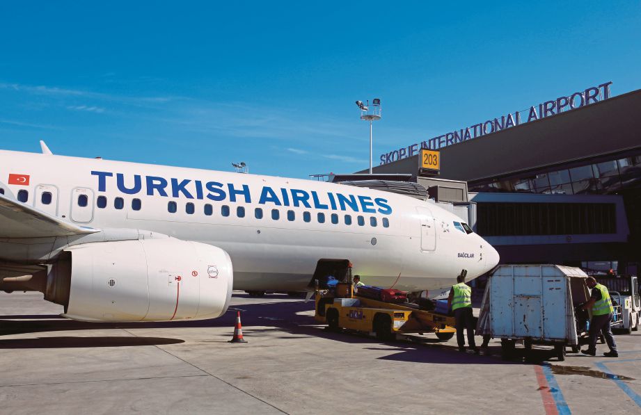 PESAWAT Turkish Airlines.