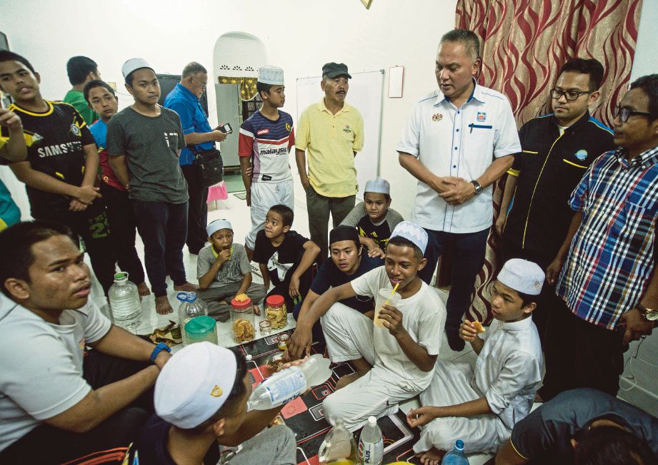 PELAJAR tahfiz yang terselamat daripada kejadian kebakaran di Pusat Tahfiz Nur Al-Quran, Jalan Pengkalan Rantau Panjang, Klang. 