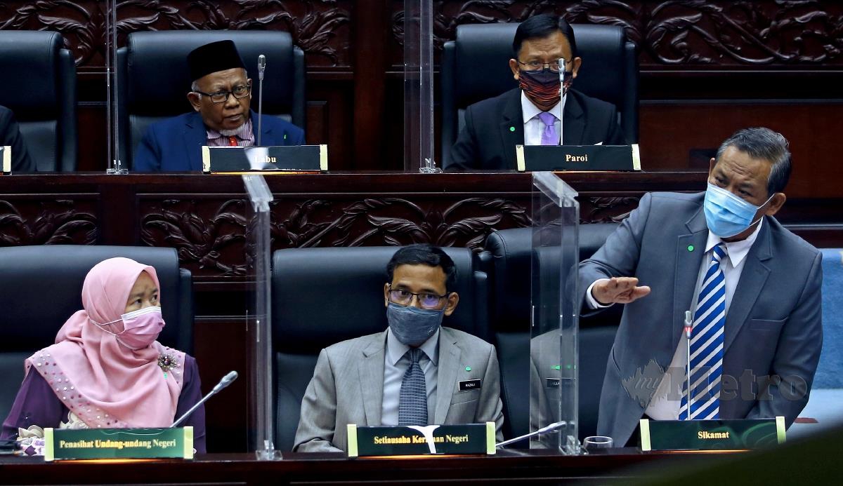 Datuk Seri Aminuddin Harun pada Persidangan Kedua (Belanjawan) Penggal Keempat Dewan Undangan Negeri Sembilan Yang Ke-14 di Wisma Negeri, hari ini. FOTO BERNAMA