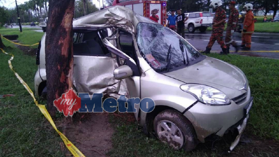 KEADAAN kereta Perodua Myvi yang dipandu mangsa. FOTO Ihsan Bomba