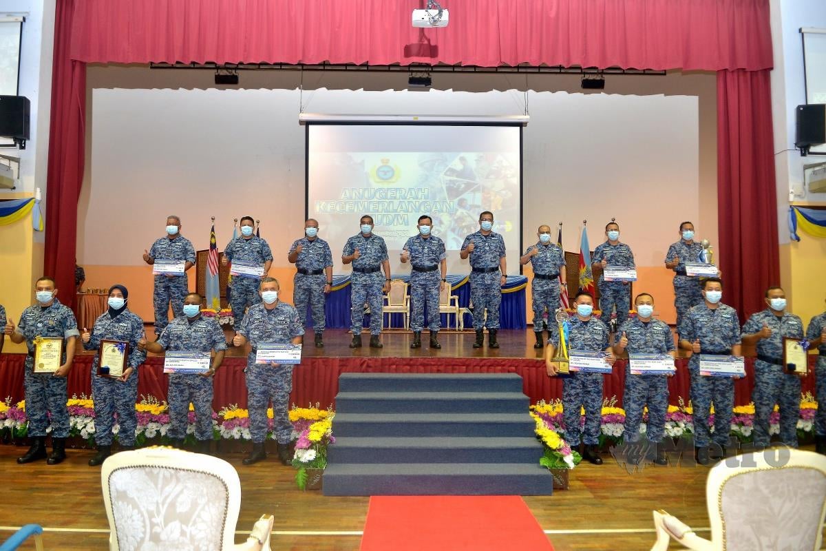 Panglima Tentera Udara, Jeneral Tan Sri Ackbal Abdul Samad hadiri Majlis Anugerah Kecemerlangan Tentera Udara Diraja Malaysia (TUDM) 2020 di Dewan Ababil, Pengkalan Udara Subang. FOTO FAIZ ANUAR