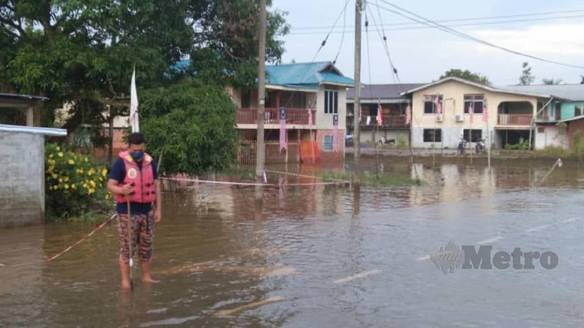 MIRI 12 SEPTEMBER 2021. Banjir termenung yang melanda pekan Marudi menyebabkan 36 penduduk masih ditempatkan di PPS. NSTP/IHSAN JBPM