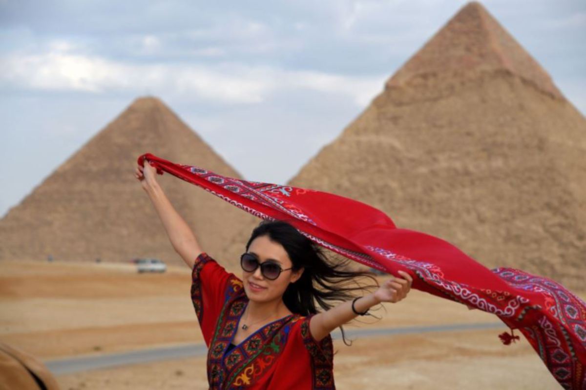 Новости египта для туристов на сегодня. Египет. Девушка.. Туристы в Египте. Фотосессия в Египте. Египет туризм.
