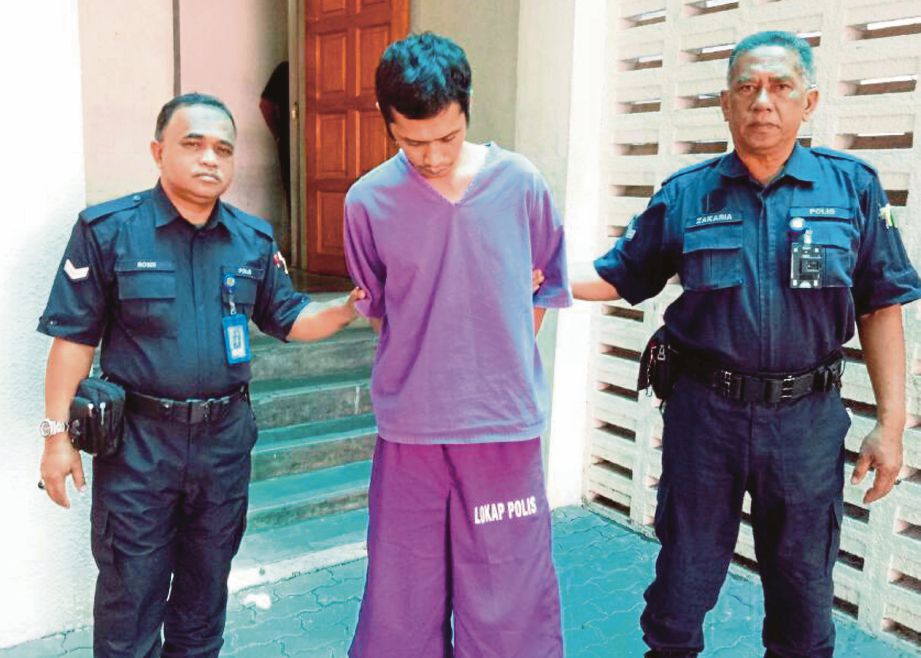 SUHAIMI dipenjara 24 bulan kerana mencuri duit tabung surau.