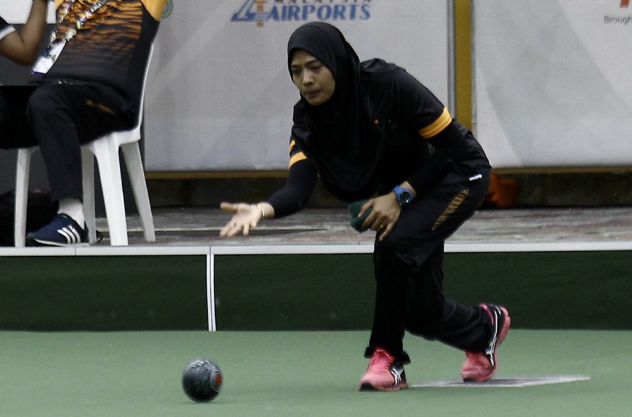 EMMA dan Siti Zalina masih teruskan saingan pairs wanita. FOTO/FAIL 