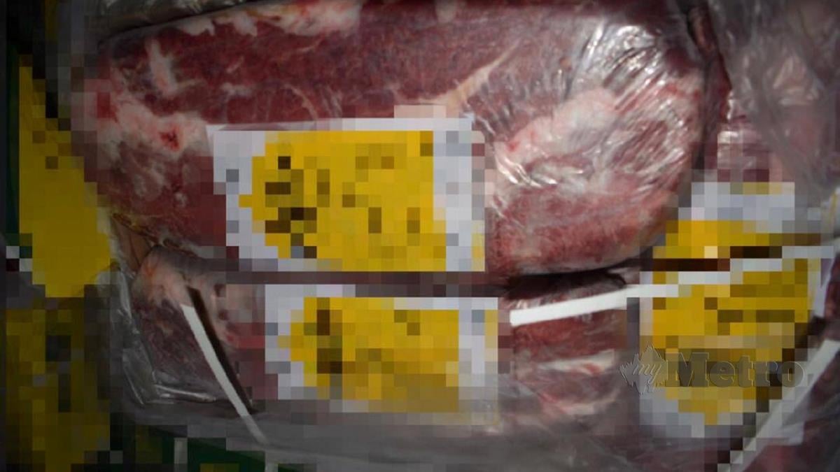 ANTARA daging kerbau sejuk beku yang dirampas. FOTO ihsan MAQIS
