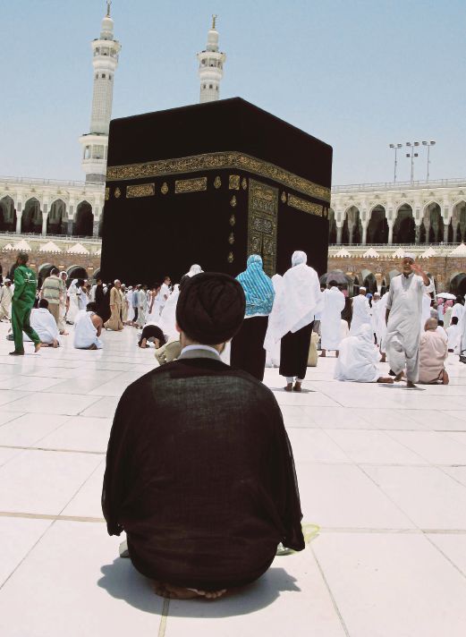 GAMBAR fail, menunjukkan seorang Syiah Iran  di Masjidilharam, Makkah. 