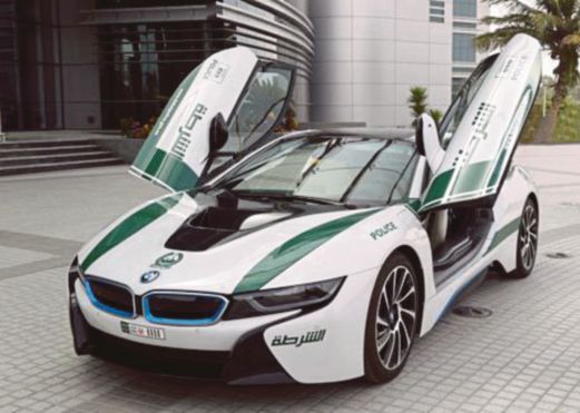 BMW i8, kereta peronda baru polis Dubai.