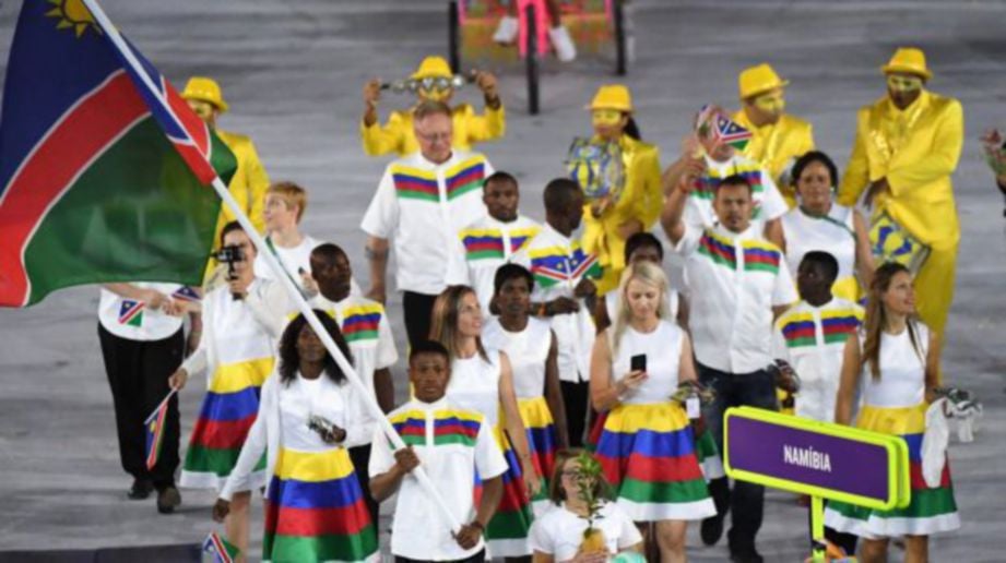 Jonas (memegang bendera) pada majlis pembukaan Sukan Olimpik Rio. FOTO GETTY