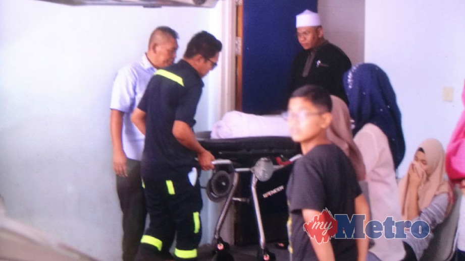 JENAZAH mangsa akan dibawa ke Kampung Kroh, Karak, Pahang untuk dikebumikan. FOTO Hasbi Sidek