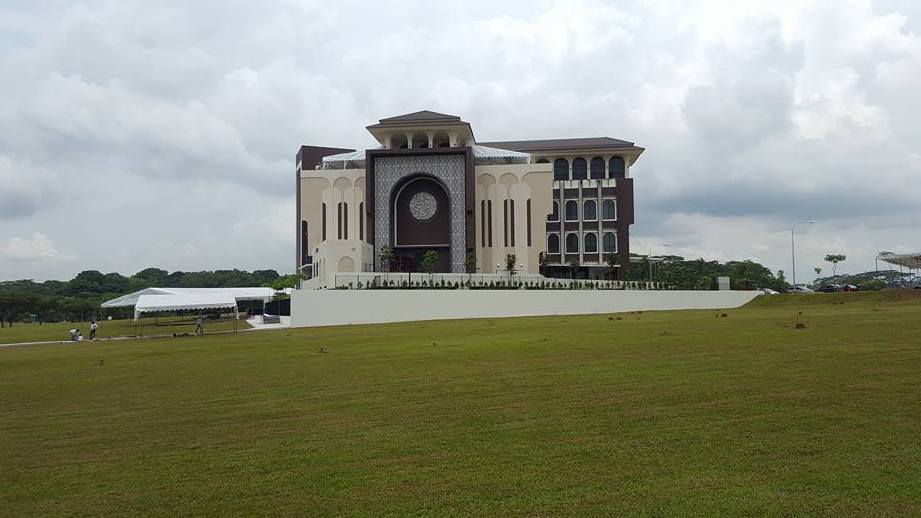 Masjid Yusof Ishak yang sudah siap dibina sepenuhnya. - Agensi
