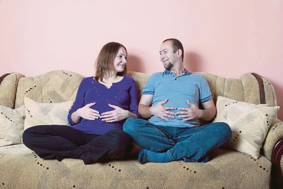 KOMUNIKASI dan sentiasa memahami antara pasangan penting dalam tempoh kehamilan isteri. FOTO NSTP