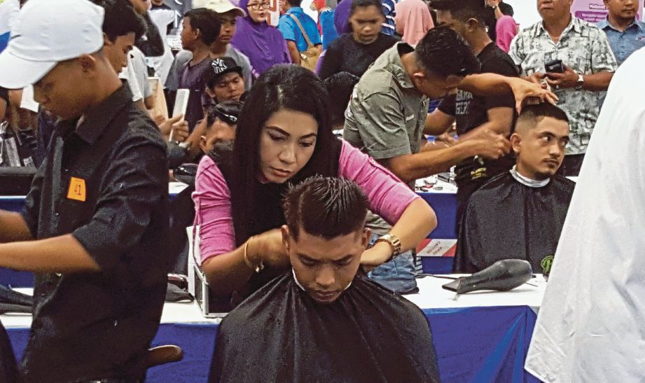  Barber wanita terjun dalam dunia maskulin Harian Metro