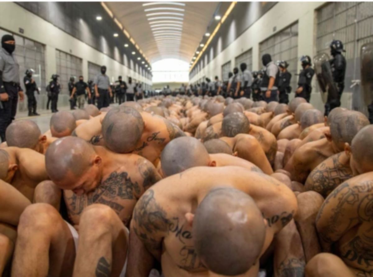 BANDUAN di penjara El Salvador. FOTO Salvadorean Presidency/AFP 