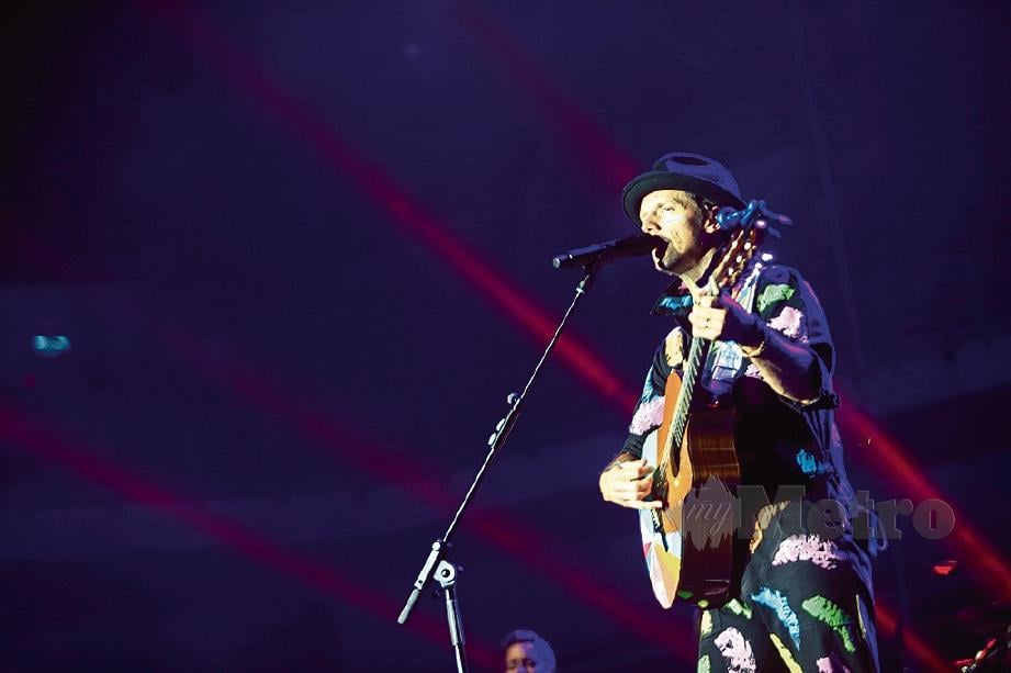 JASON menyampaikan persembahan pada konsert Jason Marz yang diadakan di Axiata Arena, Bukit Jalil.