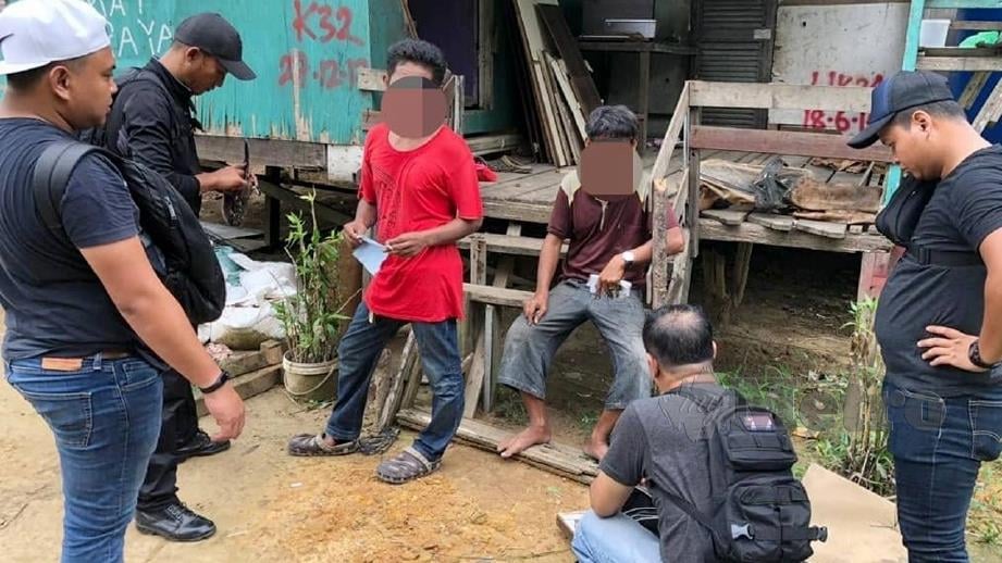 ANTARA individu ang ditahan atas pelbagai kesalahan berkaitan dadah di Kota Kinabalu. FOTO ihsan Polis