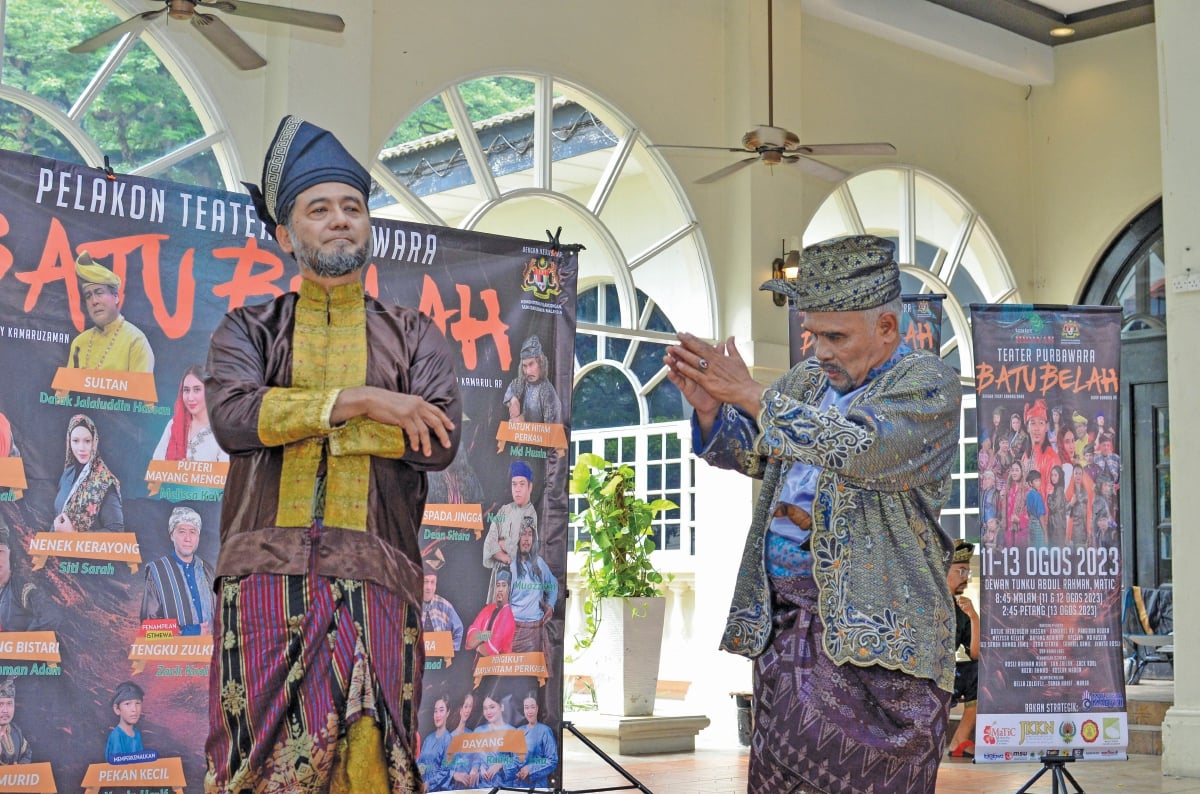 BABAK menyayat hati antara Datuk Bendahara dan Tengku Zulkefli.