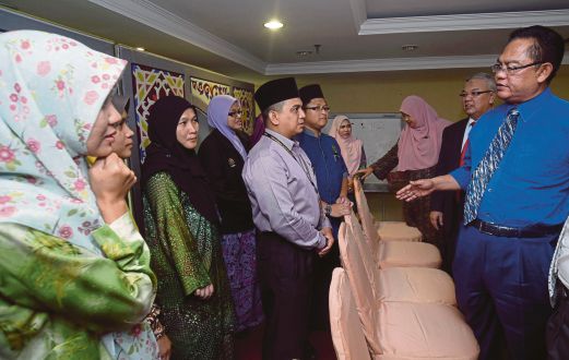 NOH  (kanan) beramah mesra dengan  PPMD dan Penyelia Kemahiran Guru KAFA ketika menghadiri Program Ramah Mesra yang diadakan di Bilik Mesyuarat Haji Nong JAIS.