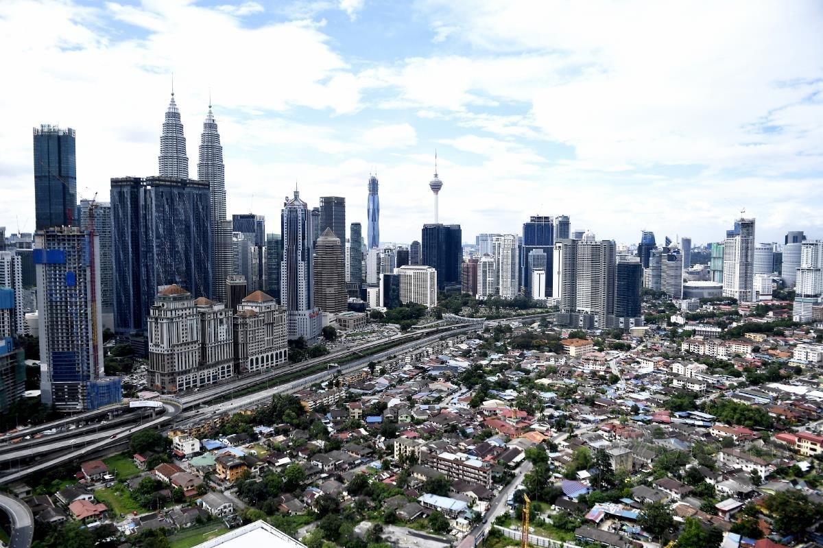 MALAYSIA rekod kedudukan ke-25 dunia pada tahun lalu.