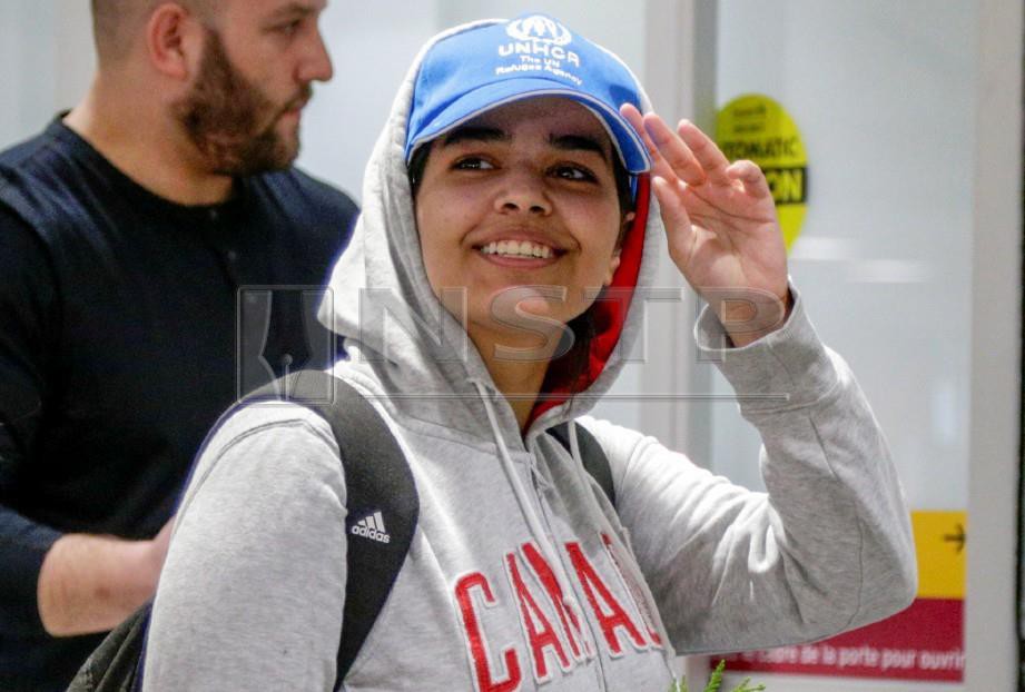 RAHAF ketika tiba di Toronto pada 12 Januari lalu. Foto Reuters 