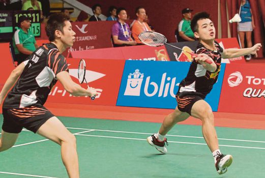 BEREGU V Shem (kiri) dan Wee Kiong terkandas di pusingan ketiga Kejohanan Dunia.