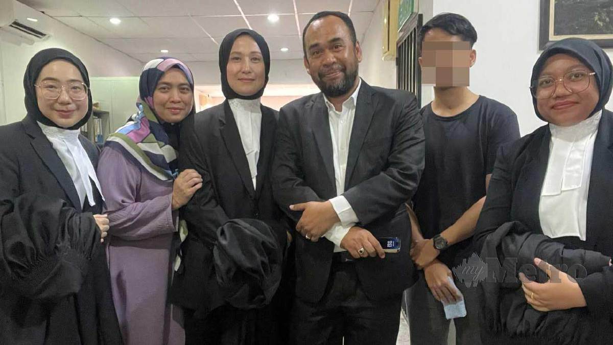 MAHKAMAH Persekutuan Putrajaya memerintahkan sembilan pihak termasuk lima bekas pelajar membayar ganti rugi lebih RM600,000 kepada mangsa buli.