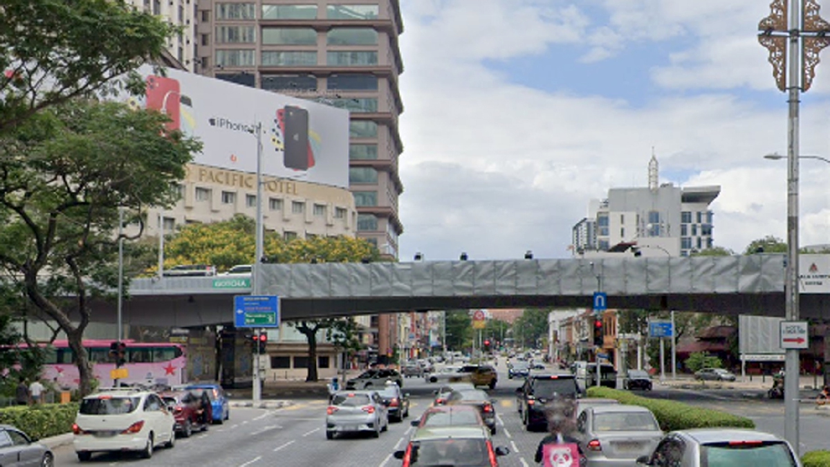 GAMBAR hiasan. Persimpangan lampu isyarat Jalan Sultan Azlan Shah/Jalan Tun Razak. FOTO Google Maps