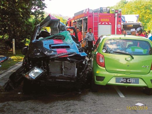antara   kenderaan yang terbabit dalam kemalangan di Jalan Ulu Choh Johor Bahru.  