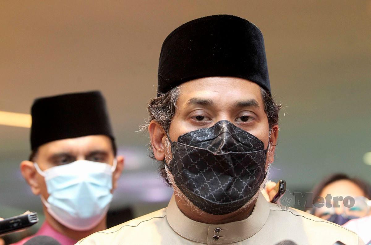 KHAIRY Jamaluddin ketika ditemui media pada Majlis Sambutan Hari Raya Aidilfitri Kementerian Kesihatan (KKM) di Putrajaya. FOTO Mohd Fadli Hamzah.