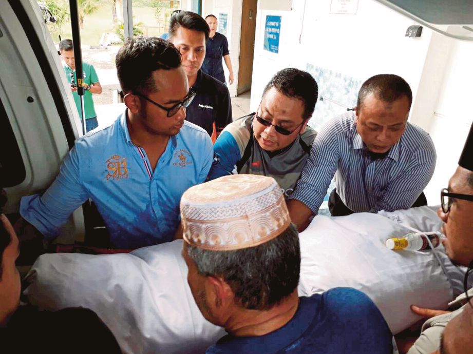KELUARGA  menuntut jenazah Moh Halmi di hospital untuk   disemadikan di Tanah Perkuburan Bukit Cermai, semalam. 