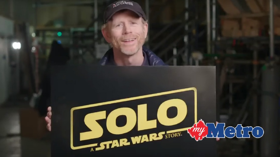 HOWARD mempamerkan tajuk bagi filem Han Solo. FOTO Twitter Ron Howard