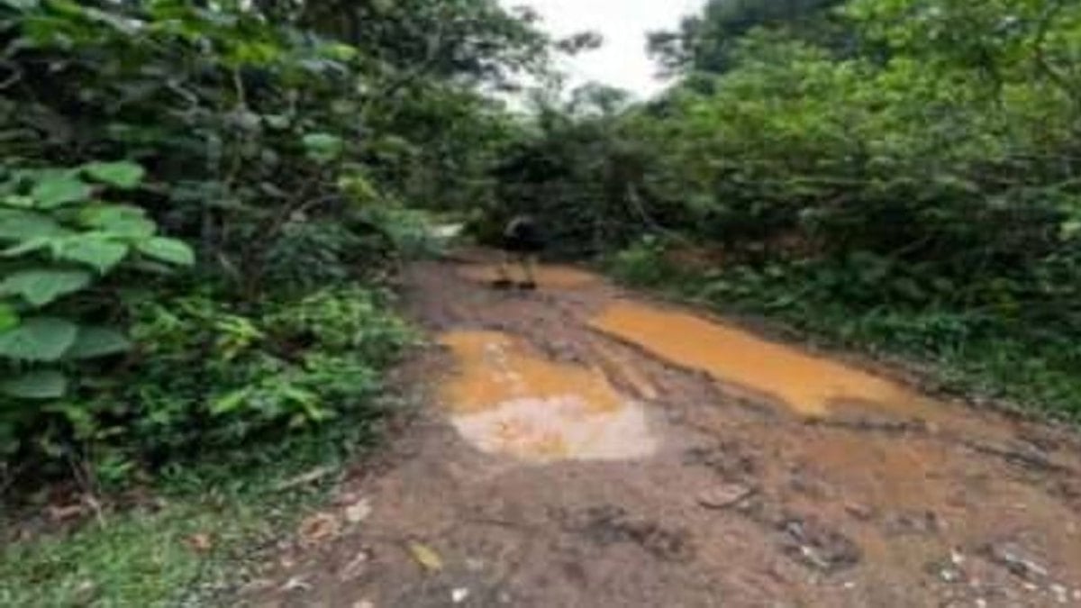 LOKASI mayat lelaki ditemui di kawasan semak samun berhampiran Empangan Semenyih. FOTO ihsan Polis